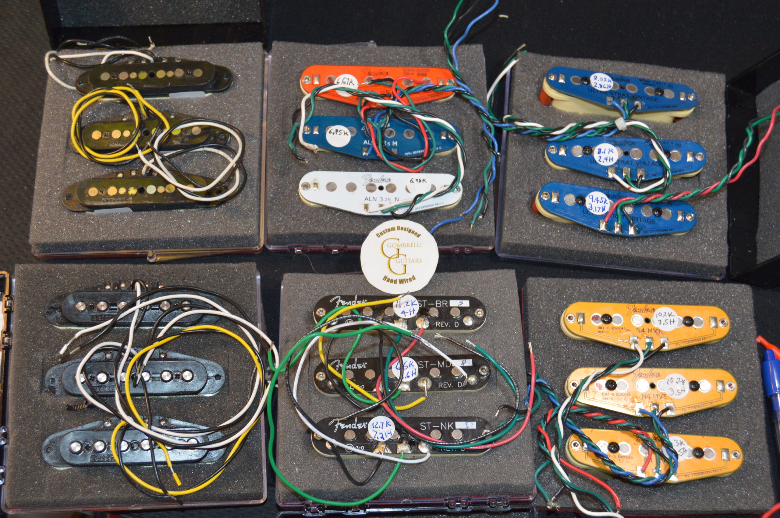 Picture of Fender noiseless pickups copyright (c) by Bruce Baker Gombrelli